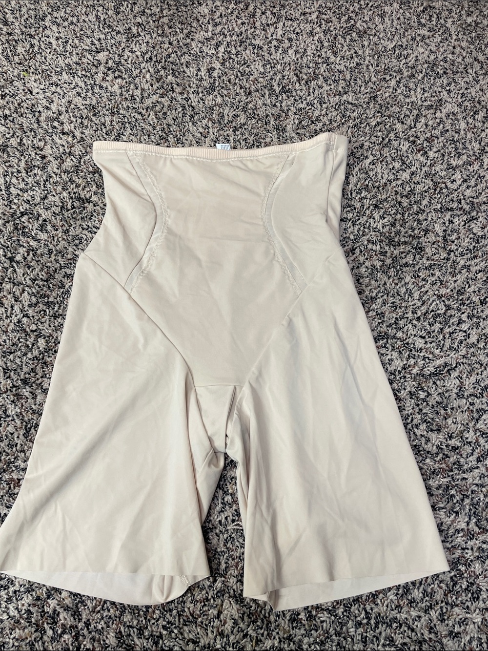 Maidenform High-Waist Shapewear Shorts in Nude Size XL | NWOT